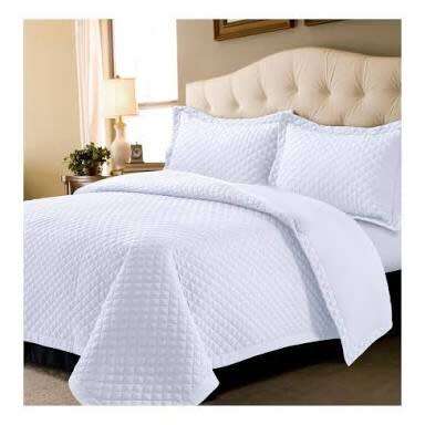 BEDDING/MAGNIFICENT DIAMOND QUILT. MATCHES ALL OUR POLY MICROFIBRE DUVET SETS