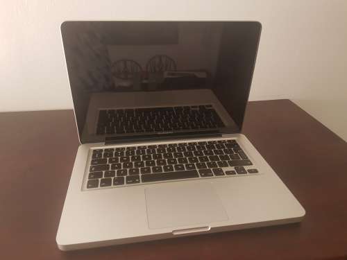 APPLE MACBOOK PRO 13" MID 2010 CORE 2 DUO {PLEASE READ}