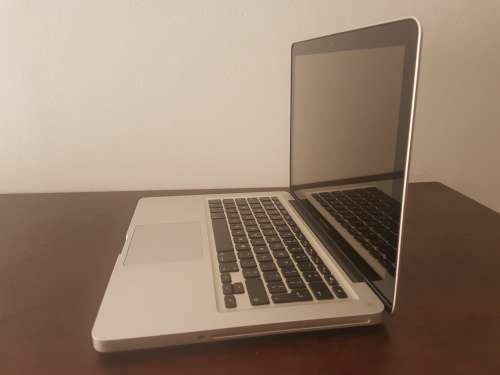 APPLE MACBOOK PRO 13" MID 2010 CORE 2 DUO {PLEASE READ}