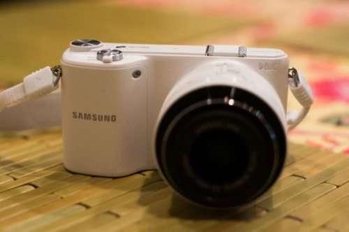 SAMSUNG Smart Camera NX2000 & 20-50mm Len Kit (White) 20.3 + 50-200mm OIS Len kit - AMAZING DEAL