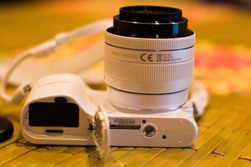 SAMSUNG Smart Camera NX2000 & 20-50mm Len Kit (White) 20.3 + 50-200mm OIS Len kit - AMAZING DEAL