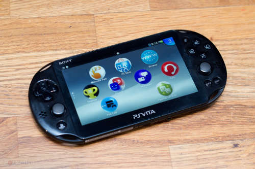 SONY PS VITA SLIM (WIFI) WITH 4GB MEMORY CARD  1X GAME WITH ACCESSORIES!!