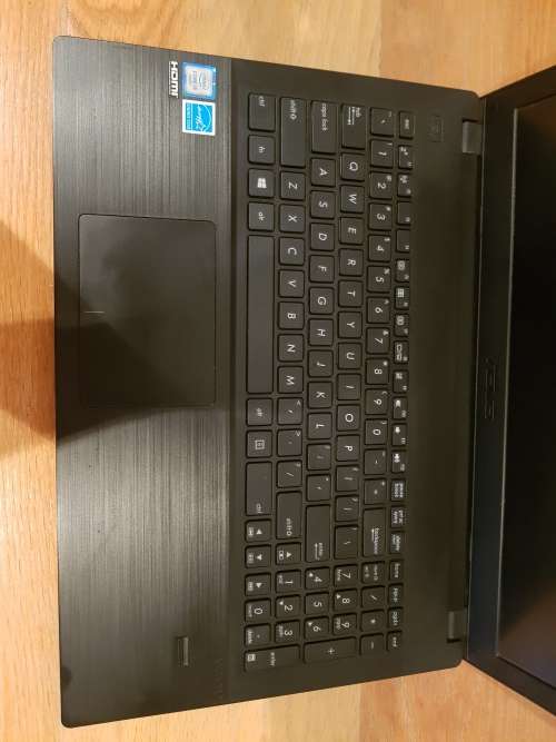 ASUS PRO P2530UA - (15.6") CORE i5-6200U, 4GB DDR4 RAM, 250GB SSD!!! GREAT DEAL!!!