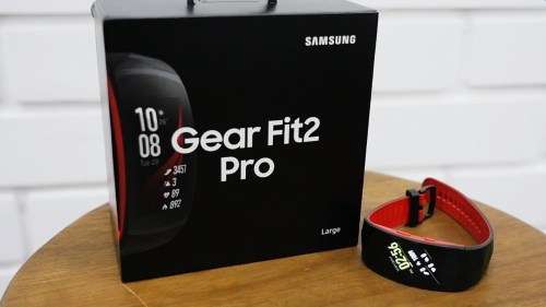 SAMSUNG GEAR FIT PRO2 RED IN THE BOX WITH CHARGER - GREAT DEALS!!