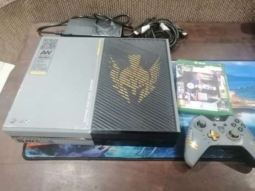 XBOX ONE 1TB LIMITED EDITION WITH FIFA 21 & 1CONTROLLER & CABLES - AMAZING DEAL