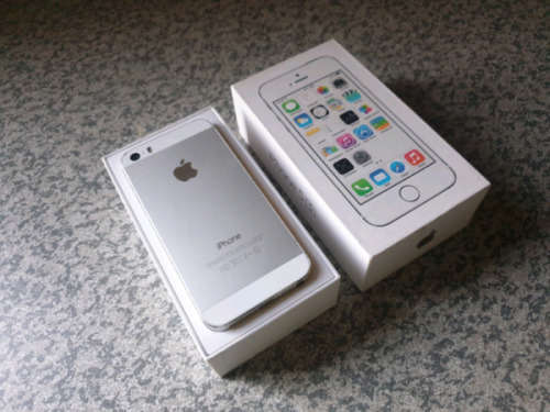 Apple iPhone 5S 16GB LTE with phoneruit power bank case + cable + screen protector !!GREAT DEAL!!