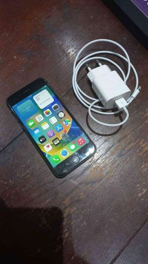 APPLE iPhone 8 64GB LTE with charger cable & screen protector  - good condition !!GREAT DEAL!!