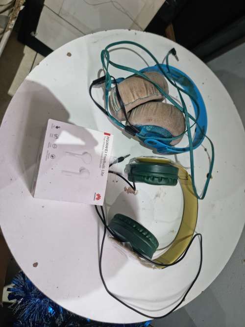 ASSORTED HEADPHONES - GREAT DEAL