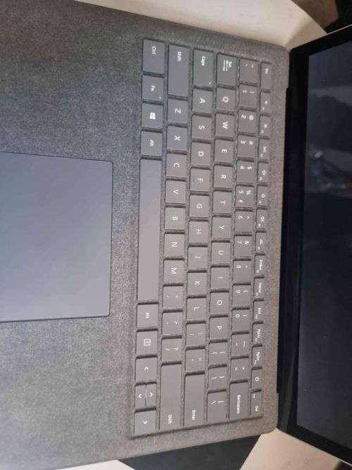 Microsoft Surface Laptop 2- 1769 (13,5`) Quad Core i5 /8 GB/256 GB nvme SSD/Windows 11 pro(UHD 620)