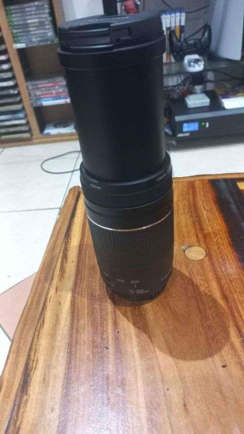 CANON EF 75-300MM F/4-5.6 III lense- (with bag)