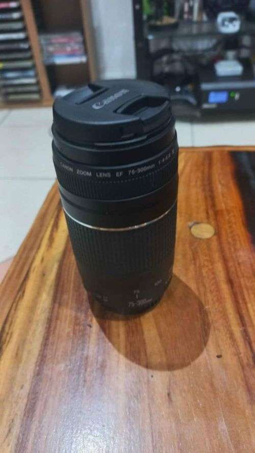 CANON EF 75-300MM F/4-5.6 III lense- (with bag)