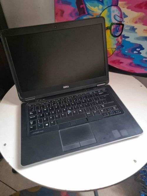 DELL LATITUDE E7440- (14`) CORE i5- 4310U, 8GB DDR3 RAM, 256GB SSD!!! GREAT DEAL !!!