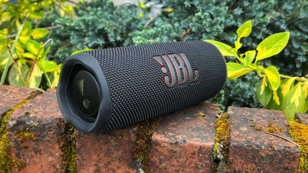 JBL Flip 6 Portable Waterproof Bluetooth Speaker!!