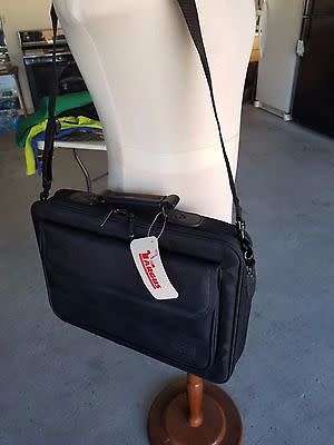Targus Laptop Bag... Like Brand New... ***R1... NO RESERVE***