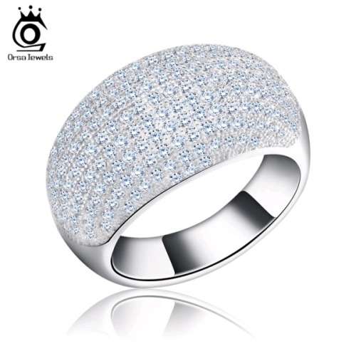 Diamond Studded Ring... Brand New...***R1...NO RESERVE***