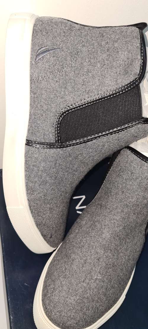 NAUTICA UNISEX Boots ***Size 6 - GREY***