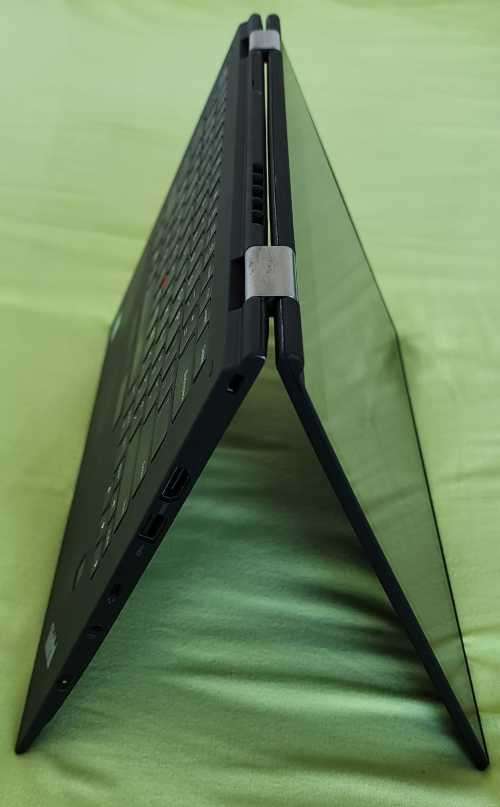 Lenovo Thinkpad X1 Yoga ***See pics & Description***
