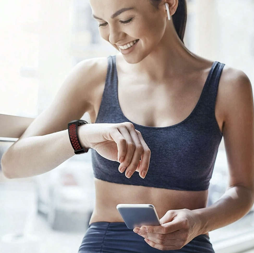 Samsung Watch 6 Magnetic Clasp Strap (White/Black)