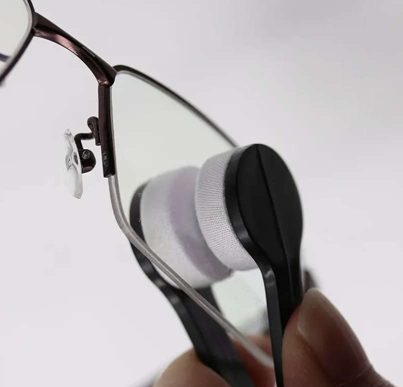 Two-side Glasses Brush Microfiber Cleaner (RED)