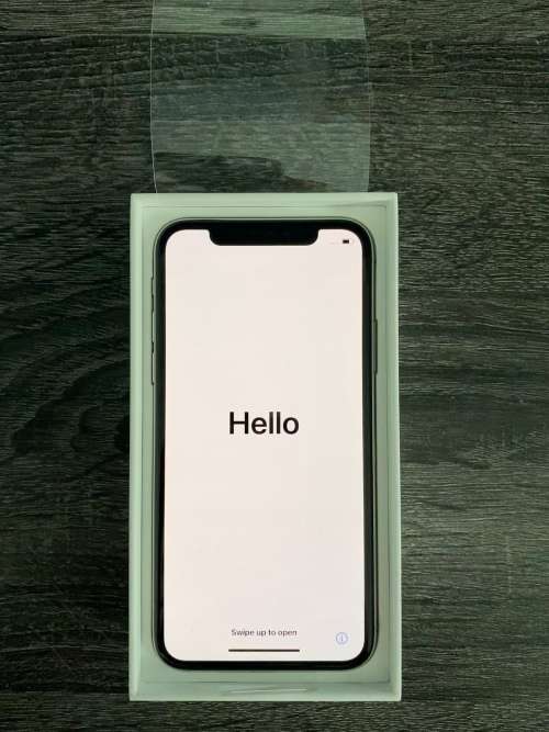 iPhone X 64GB white with Airpods and accesories