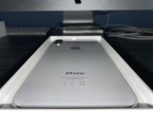 iPhone X 64GB white with Airpods and accesories