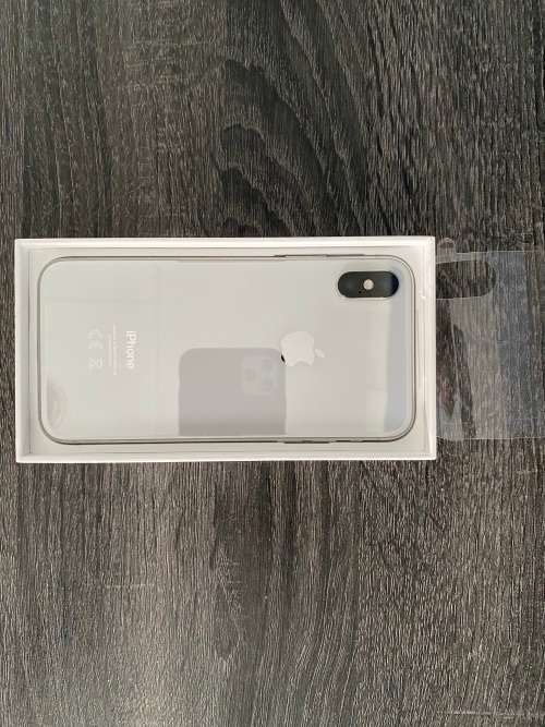 iPhone X 64GB white with Airpods and accesories