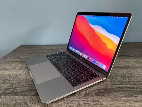 MacBook Pro 13-inch, 2017, Two Thunderbolt 3 ports