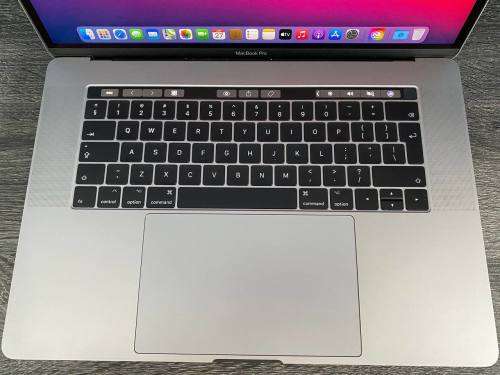 MacBook Pro 15-inch, 2017 with touch bar
