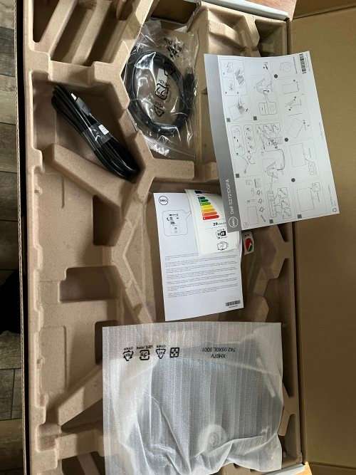 DELL 1440p 165Hz Nano IPS Gaming Monitor and Mount