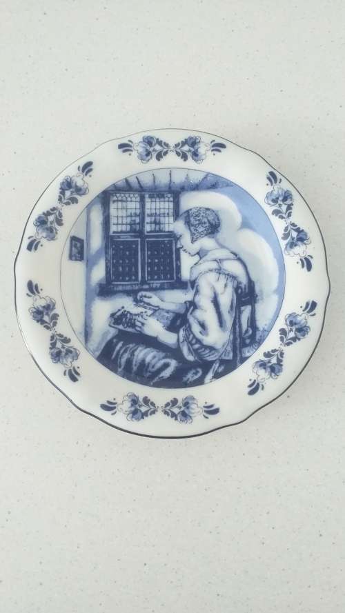 DELFT HOLLAND `THE LACE MAKER` SMALL PLATE