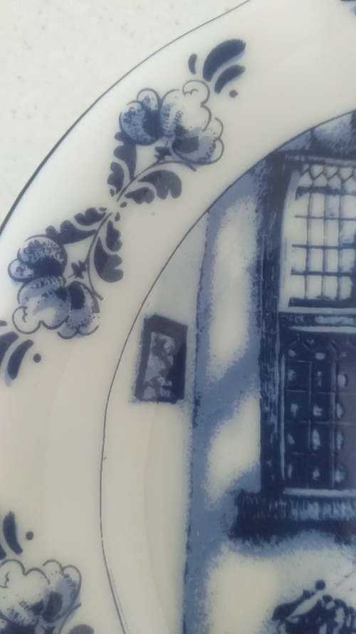 DELFT HOLLAND `THE LACE MAKER` SMALL PLATE