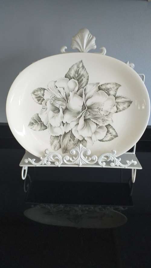 STUNNING!!!!! RARE VINTAGE LARGE JOHNSON BROTHERS `CAMELLIA GREEN` PLATTER 36CM