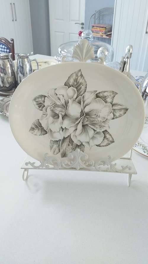 STUNNING!!!!! RARE VINTAGE LARGE JOHNSON BROTHERS `CAMELLIA GREEN` PLATTER 36CM