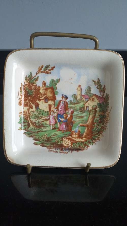 LANCASTER and SANDLAND LTD STAFFORDSHIRE ENGLAND `SANDLAND WARE` BUTTER DISH