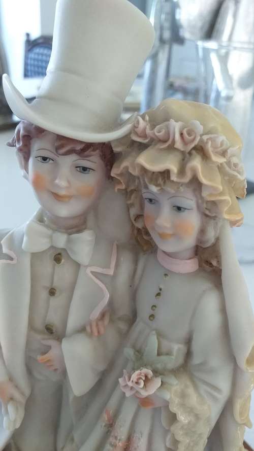 VINTAGE RARE 1970`s SIGNED AURO BELCARI YOUNG BRIDE and GROOM COPODIMONTE FIGURINE