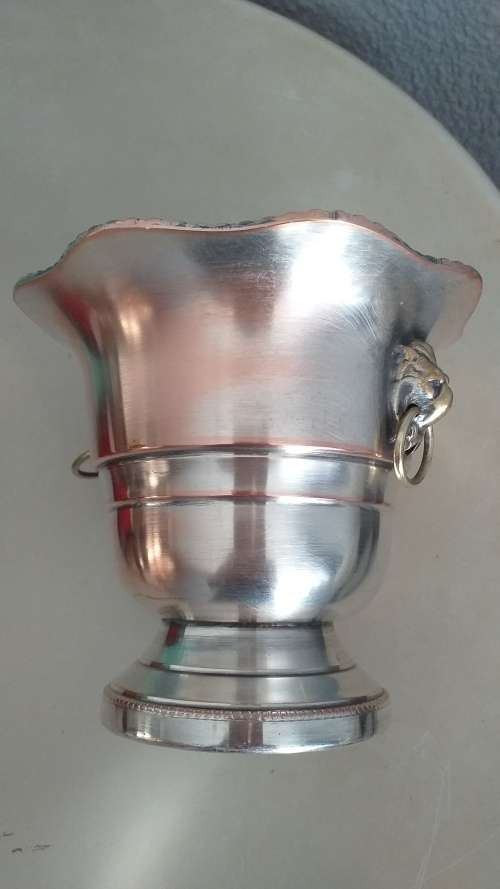 Magnificent!!! VINERS OF SHEFFIELD MINIATURE WINE COOLER CORPORATE MARK `ALPHA`