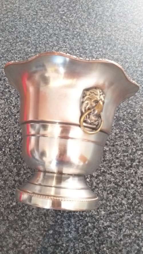 Magnificent!!! VINERS OF SHEFFIELD MINIATURE WINE COOLER CORPORATE MARK `ALPHA`