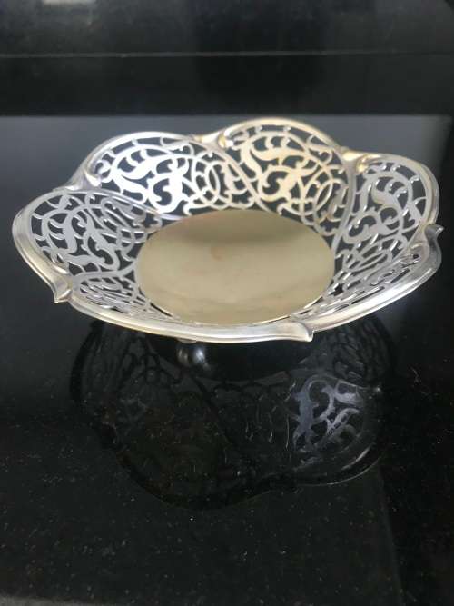 BEAUTIFUL `SERANCO SP ON B` FOOTED BON BON DISH/NUT BOWL
