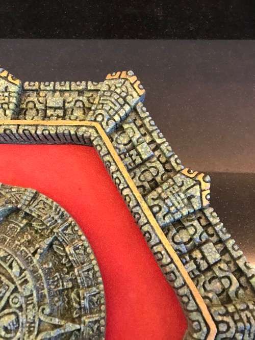 RARE FIND!!!!VINTAGE OCTAGON MEXICAN MALACHITE RESIN WALL PLAQUE AZTEC CALENDAR CIRCA 1960s-1970s