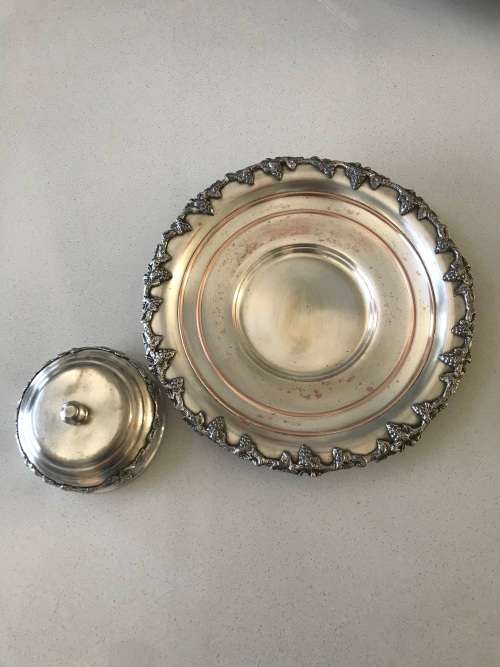 VINTAGE!! SERANCO-SP.ONC LARGE SNACK PLATTER WITH CHEESE DISH - MAGNIFICENT DETAILED!!!