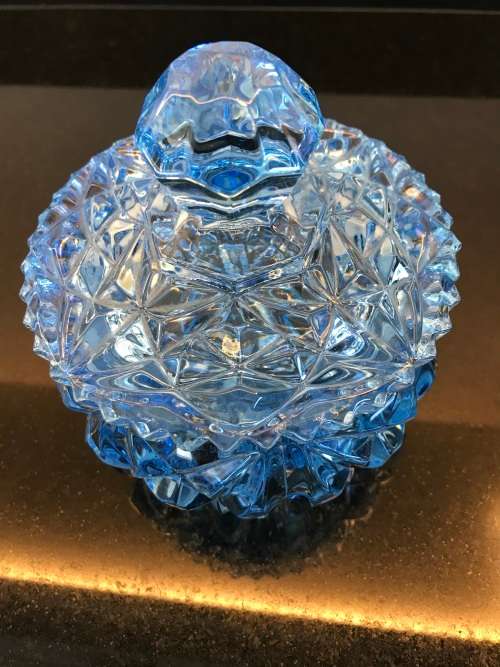 VINTAGE BLUE CRYSTAL GLASS DAIMOND CUT SAWTOOTH CANDY DISH.