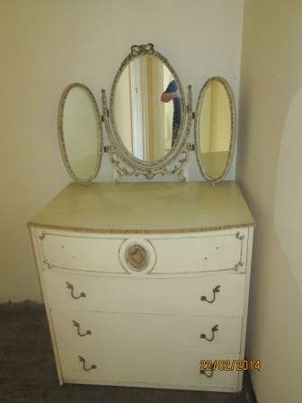 Very Pretty Vintage Dressing Table