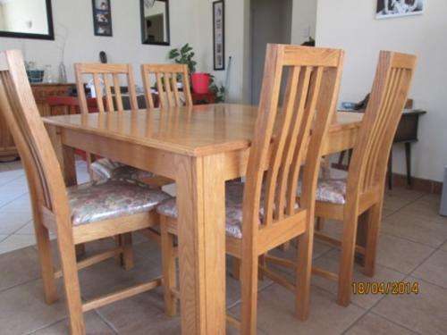 Oak Dining Room Table and Six Chairs