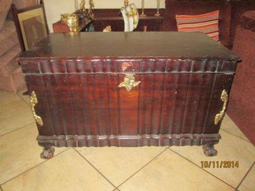 Imbuia Ball And Claw Kist with Brass finishes