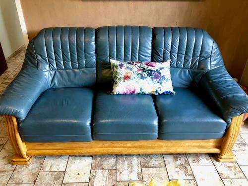 3-Piece Genuine Oak & Leather Lounge Suite (Petrol Blue)