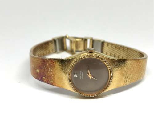 SEIKO Quartz - Dainty Ladies Watch