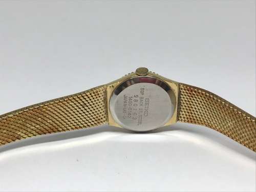 SEIKO Quartz - Dainty Ladies Watch