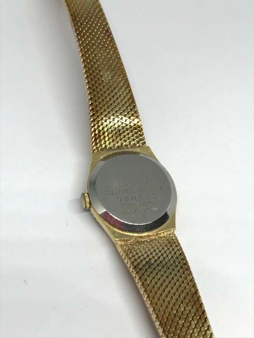 SEIKO Quartz - Dainty Ladies Watch