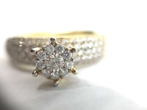 2CT VS 18ct Gold Ring - INVESTGRADE