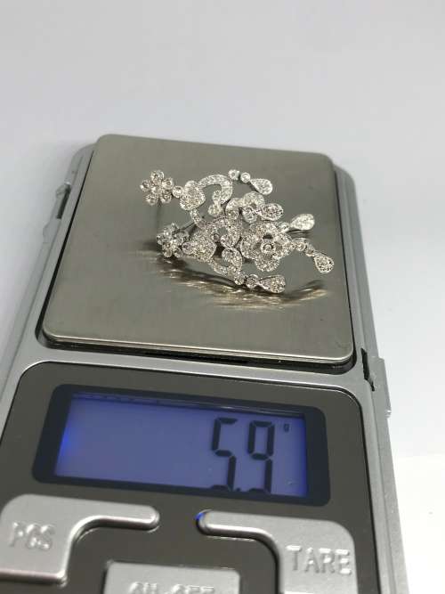 18CT W/Gold Diamond Chandelier Earrings